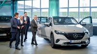 Bundeskanzler Olaf Scholz besucht das Mercedes-Werk Sindelfingen.