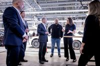 Bundeskanzler Olaf Scholz besucht das Mercedes-Werk Sindelfingen.