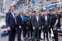 Bundeskanzler Olaf Scholz besucht das Mercedes-Werk Sindelfingen.