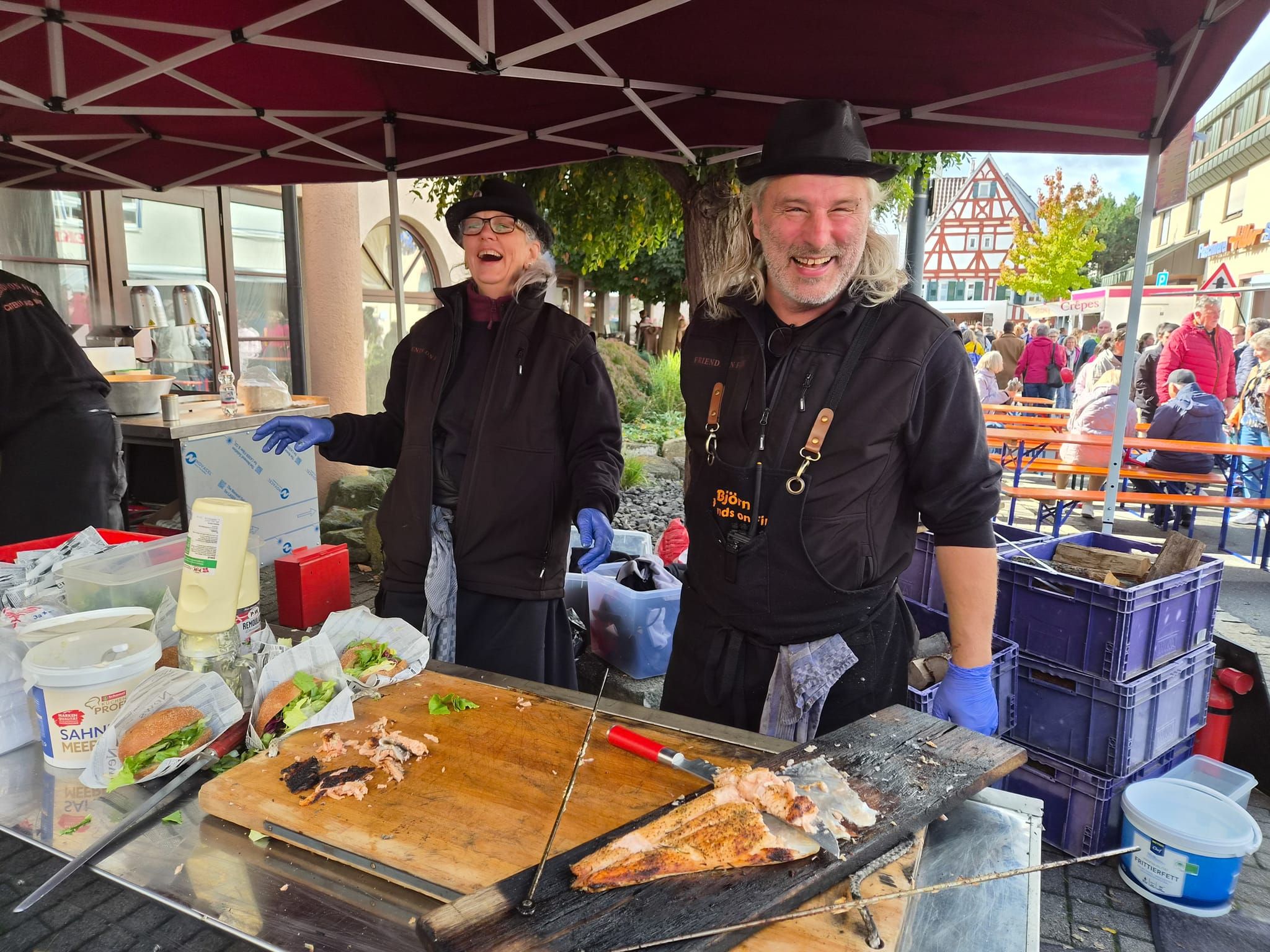 Laufradrennen, rund 50 Flohmarktstände, Modenschau und zahlreiche Aktionen der Geschäfte sorgen für ein abwechslungsreiches Programm beim Holzgerlinger Herbst.