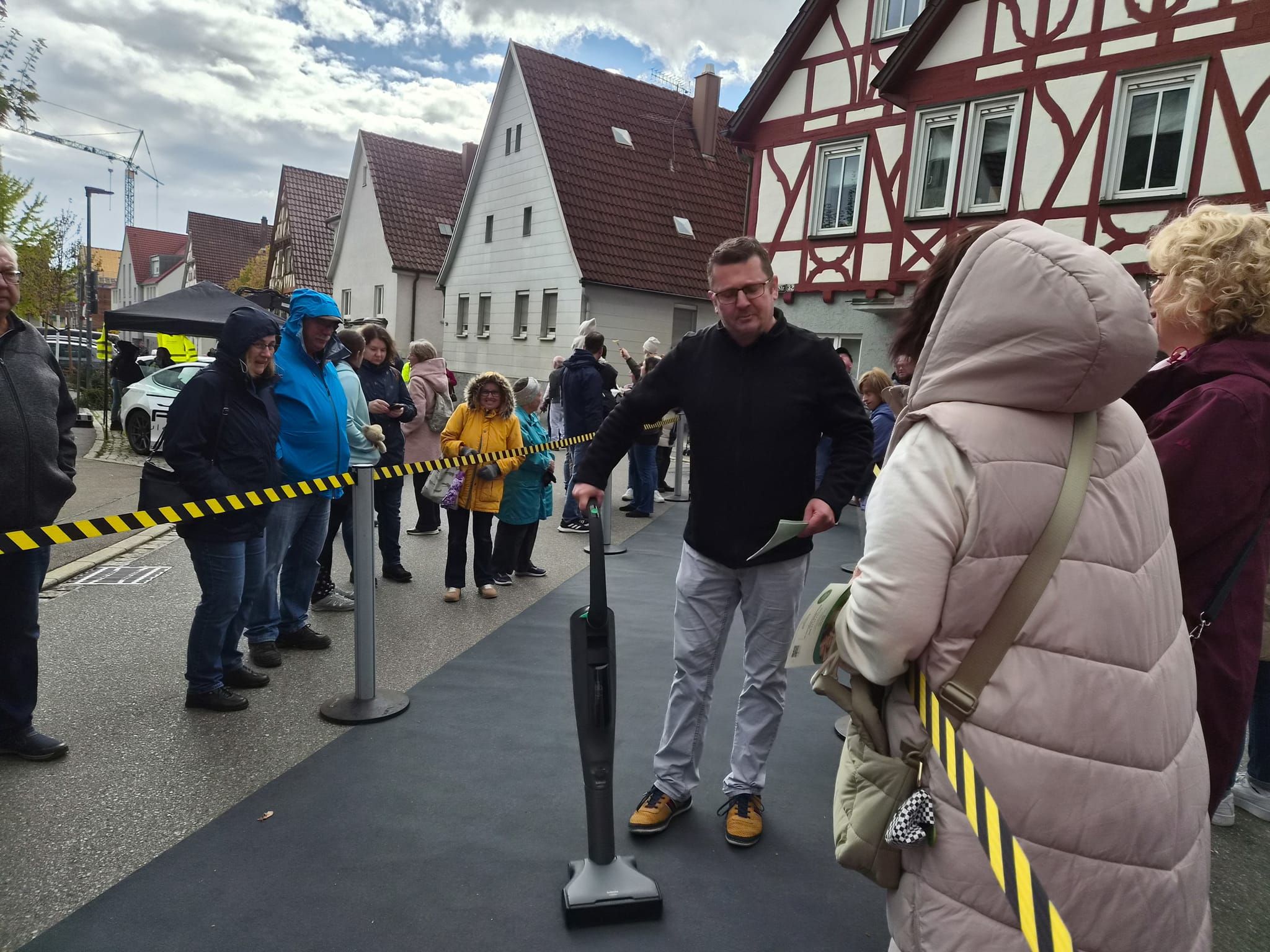 Laufradrennen, rund 50 Flohmarktstände, Modenschau und zahlreiche Aktionen der Geschäfte sorgen für ein abwechslungsreiches Programm beim Holzgerlinger Herbst.