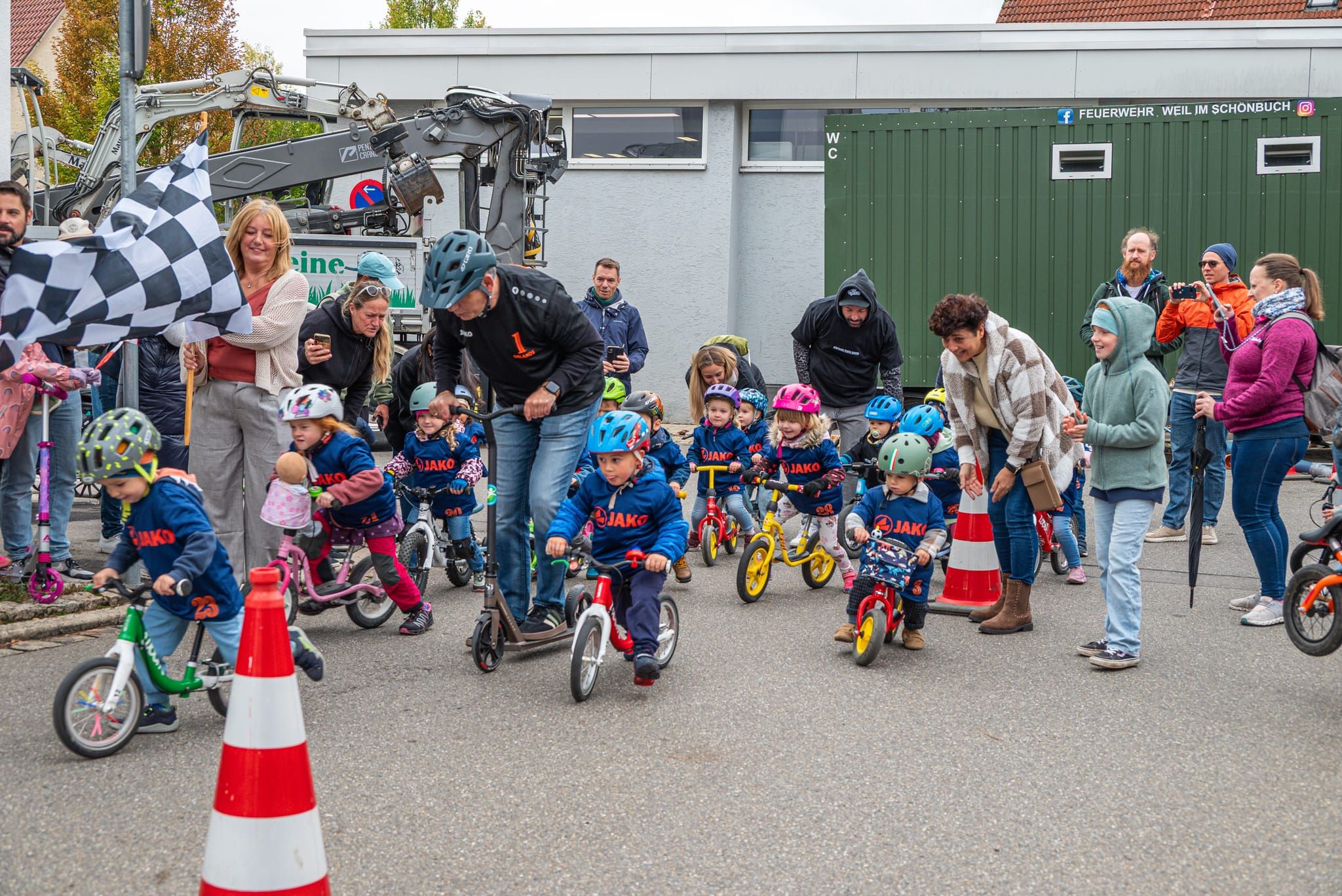 Laufradrennen, rund 50 Flohmarktstände, Modenschau und zahlreiche Aktionen der Geschäfte sorgen für ein abwechslungsreiches Programm beim Holzgerlinger Herbst.