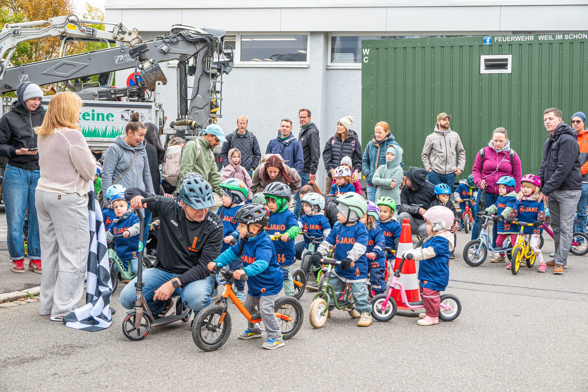 Laufradrennen, rund 50 Flohmarktstände, Modenschau und zahlreiche Aktionen der Geschäfte sorgen für ein abwechslungsreiches Programm beim Holzgerlinger Herbst.