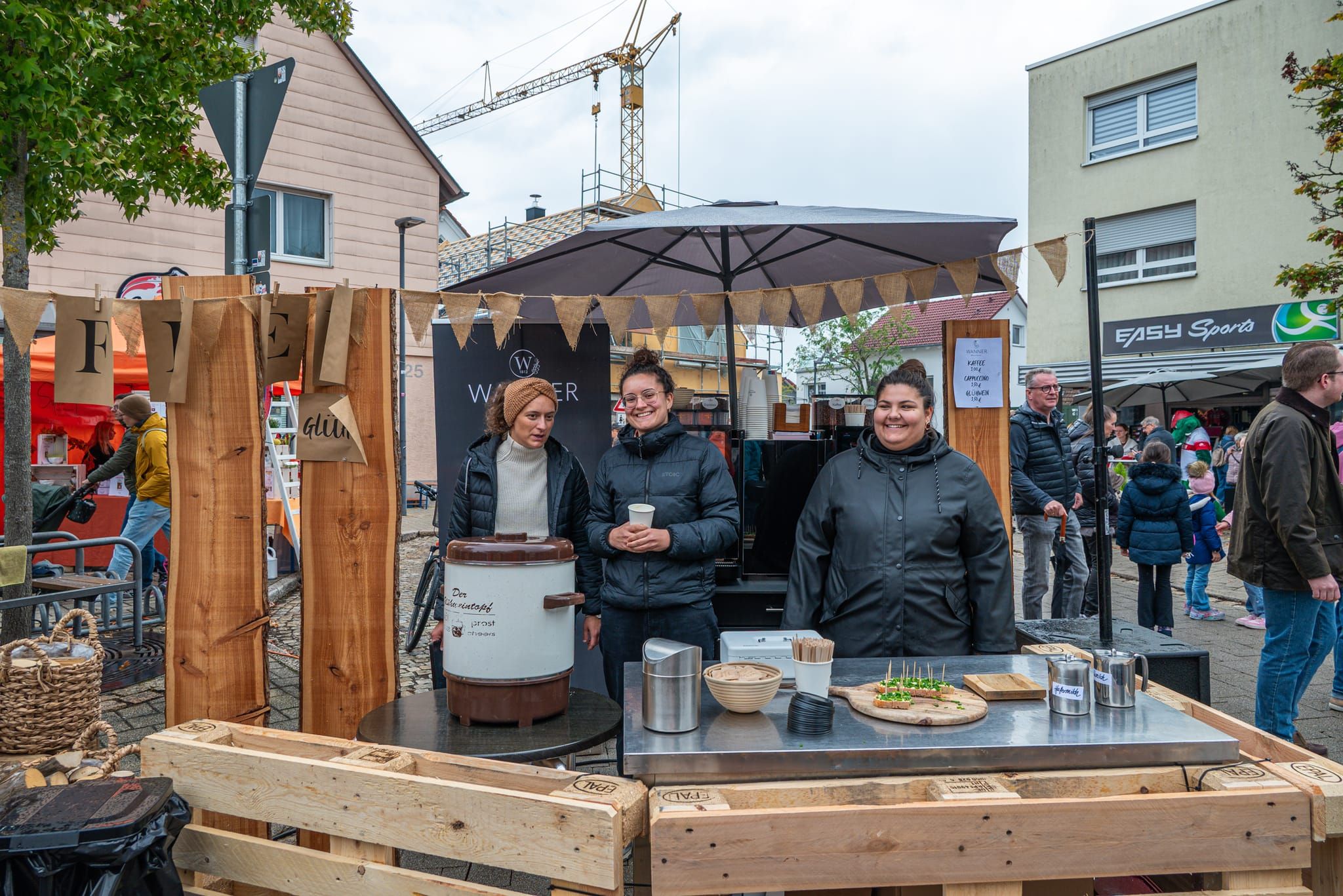 Laufradrennen, rund 50 Flohmarktstände, Modenschau und zahlreiche Aktionen der Geschäfte sorgen für ein abwechslungsreiches Programm beim Holzgerlinger Herbst.