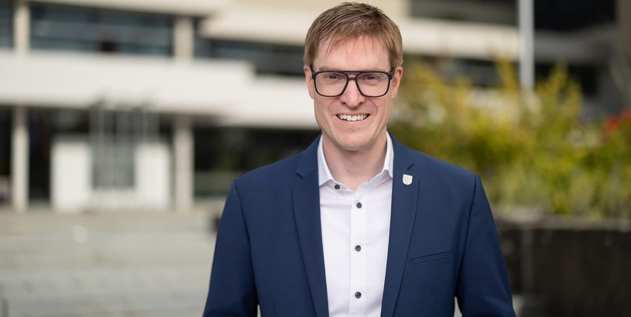 Markus Kleemann vor dem Sindelfinger Rathaus.