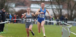 Emily Junginger (rechts) zeigte in Darmstadt seine starke Leistung. 	Bild: Görlitz