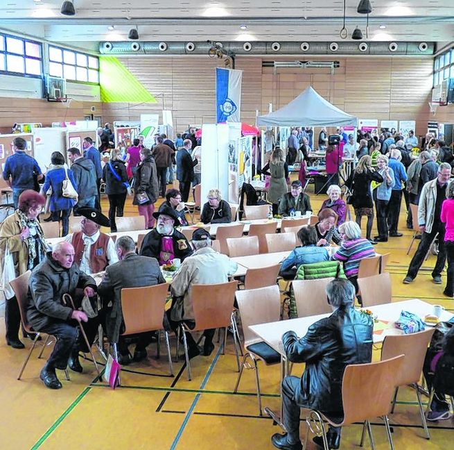 Über 40 Vereine stellen sich beim Markt der Möglichkeiten vor. Bild: z