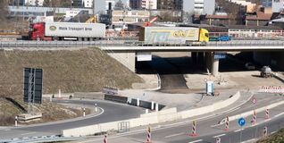 Die Ausfahrt (links im Bild) wird vormittags gesperrt.