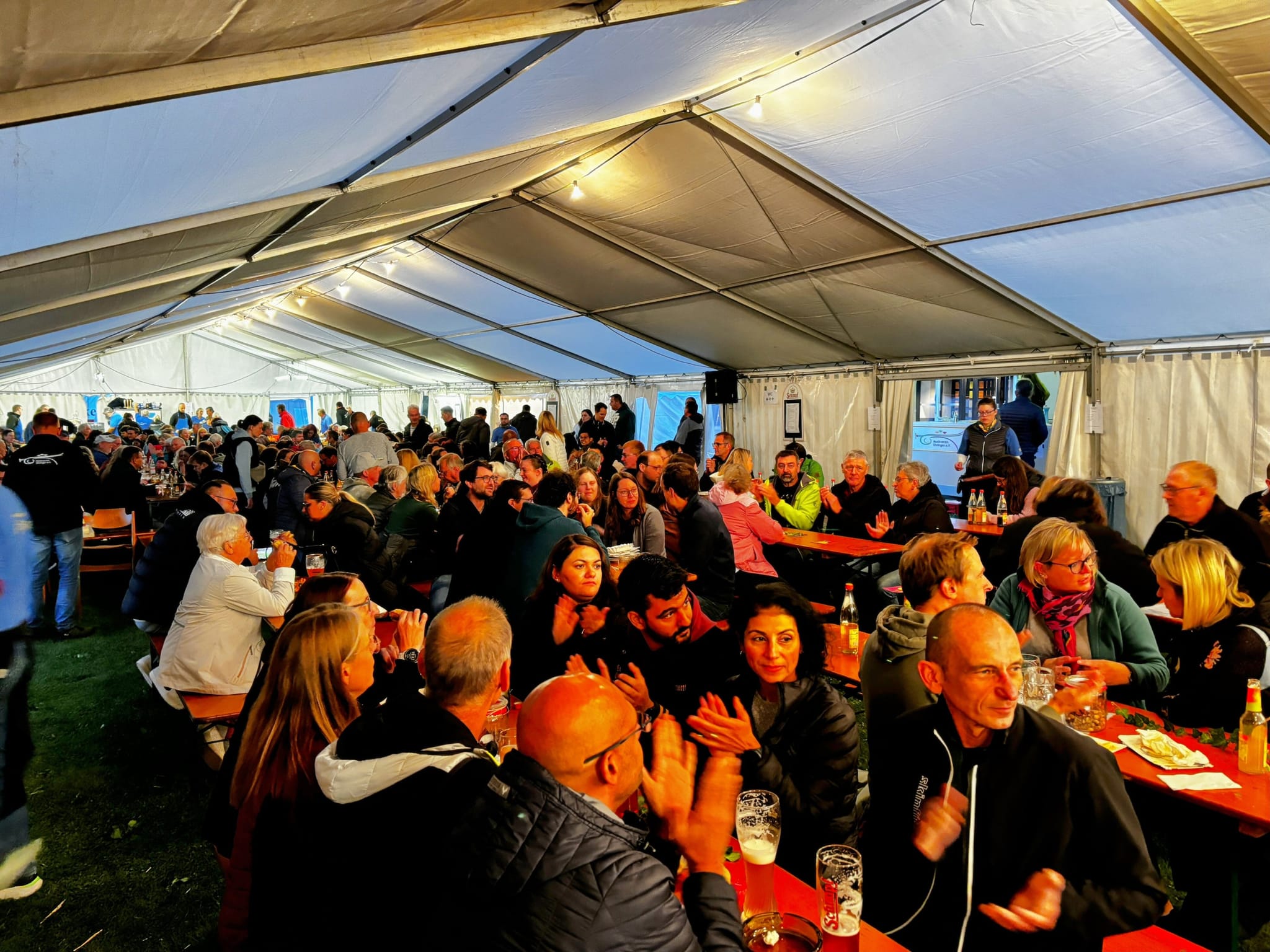 Stimmung im Festzelt