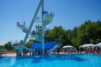 Hier darf es gerne kräftig spritzen: Splash Diving im Sindelfinger Freibad.