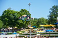 Hier darf es gerne kräftig spritzen: Splash Diving im Sindelfinger Freibad.