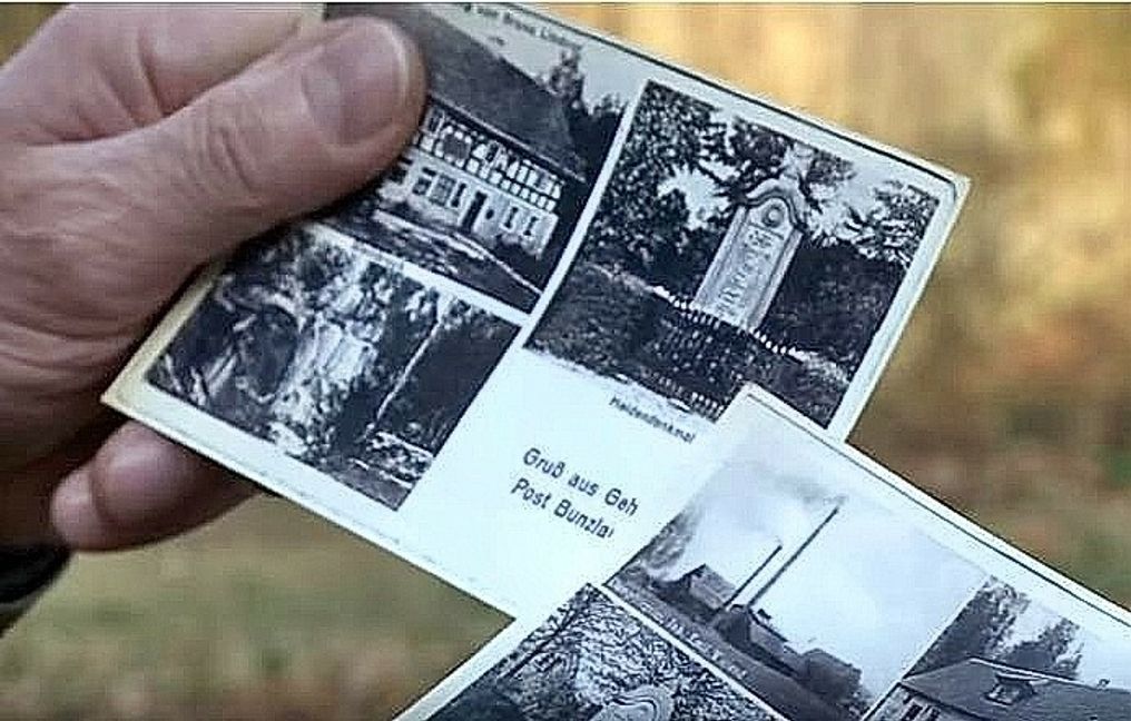 Diese zwei Postkarten hatte Karlheinz Arnau bei seinem Besuch im Jahr 2004 nach Gaszów gebracht, jetzt sind sie in einem Heimatfilm zu sehen.