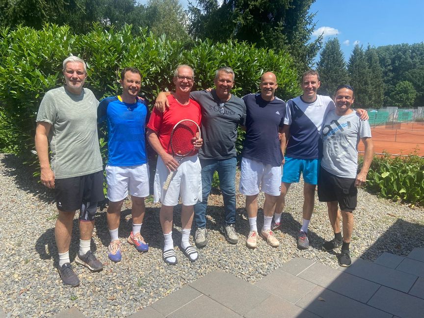Die erfolgreichen Herren 50 des TC Maichingen: Heiko Kuhn, Carsten Vögele, Peter Horn, Roman Tvrdon, Klaus-Peter Böttcher, Jochen Raithel und Joachim Bauer (von links). Bild: z