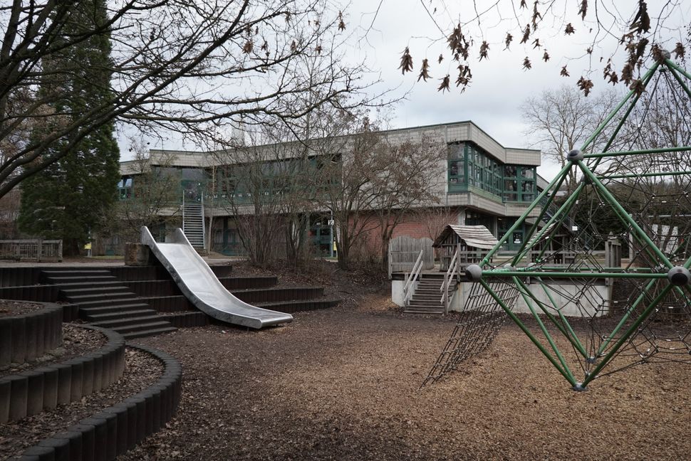 Die Grundschule Hinterweil.      Bild: Heiden