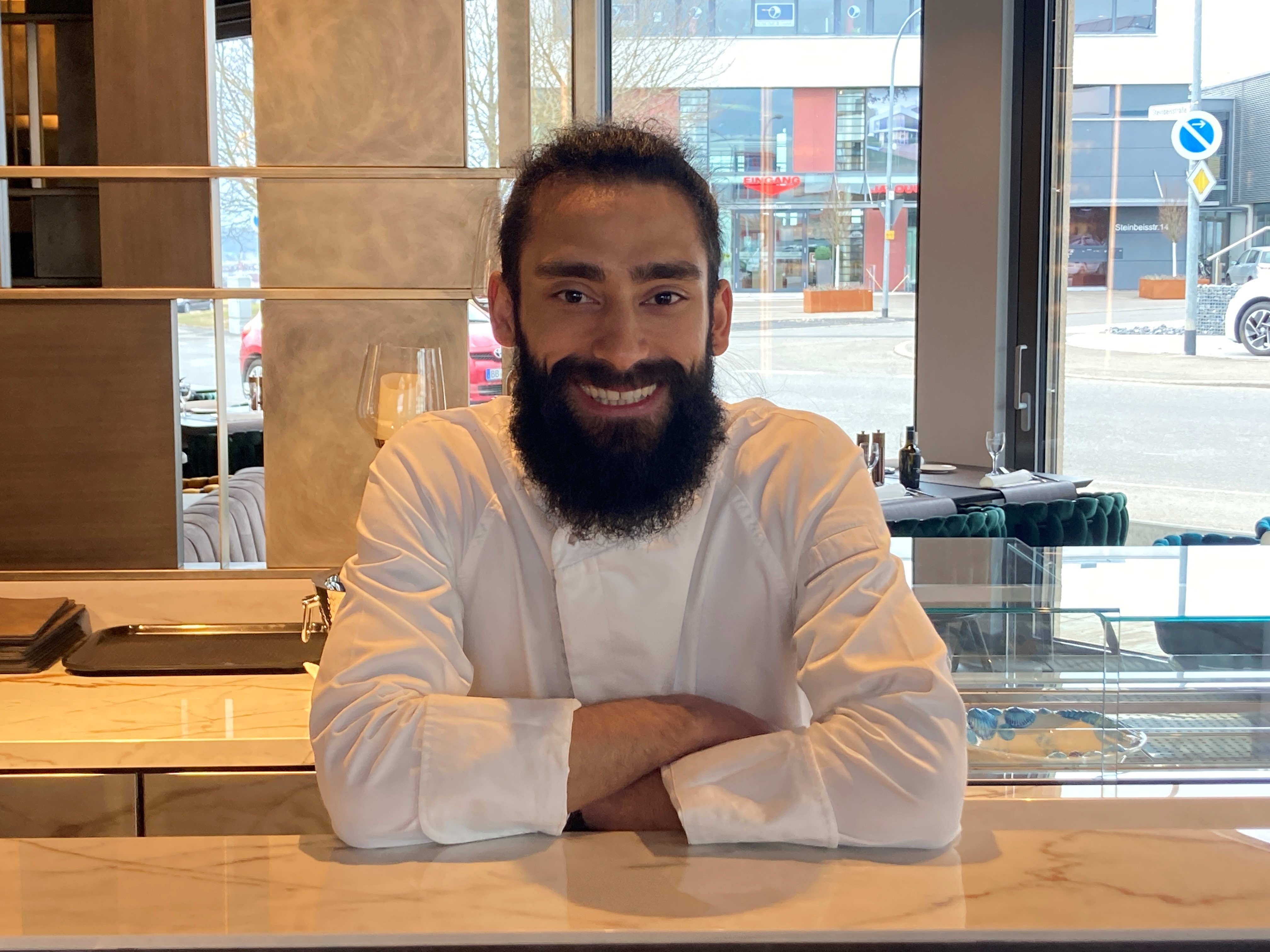 Lucas Agliardi ist der Chefkoch im neuen Schönacher Ristorante Giuseppe Gentile. Bild: jung