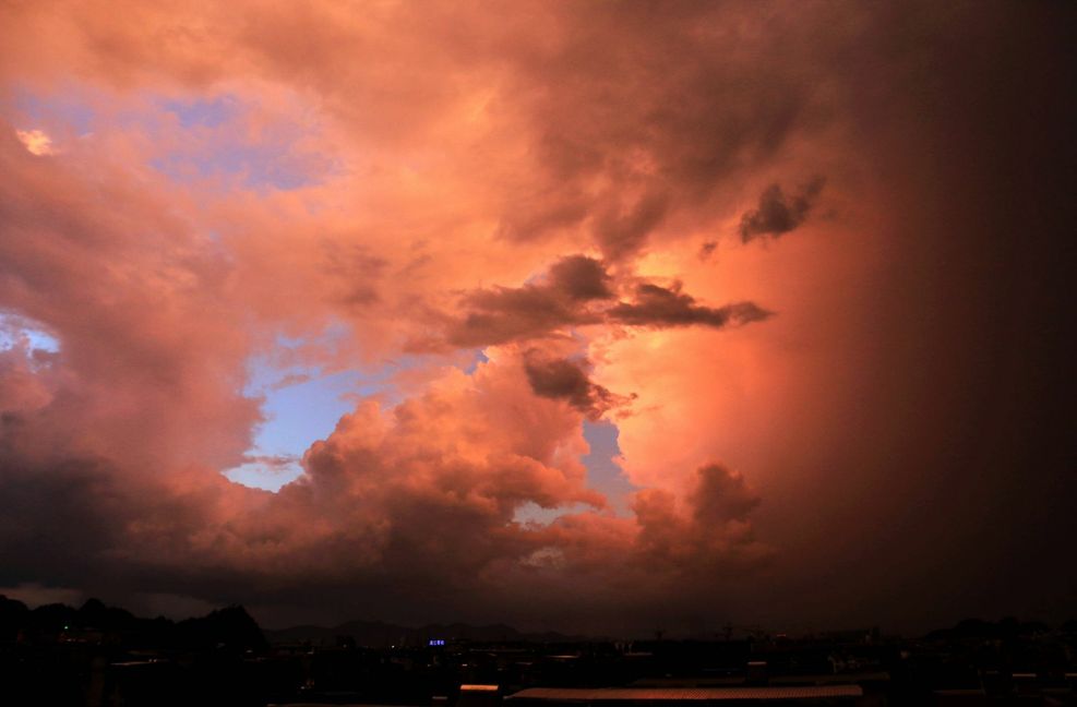 Ein Kälteeinbruch führt oft zu Gelenkschmerzen, ungewöhnlich warmes Wetter sorgt für Kopfweh. Aber muss das so sein? Foto: imago/Imaginechina-Tuchong
