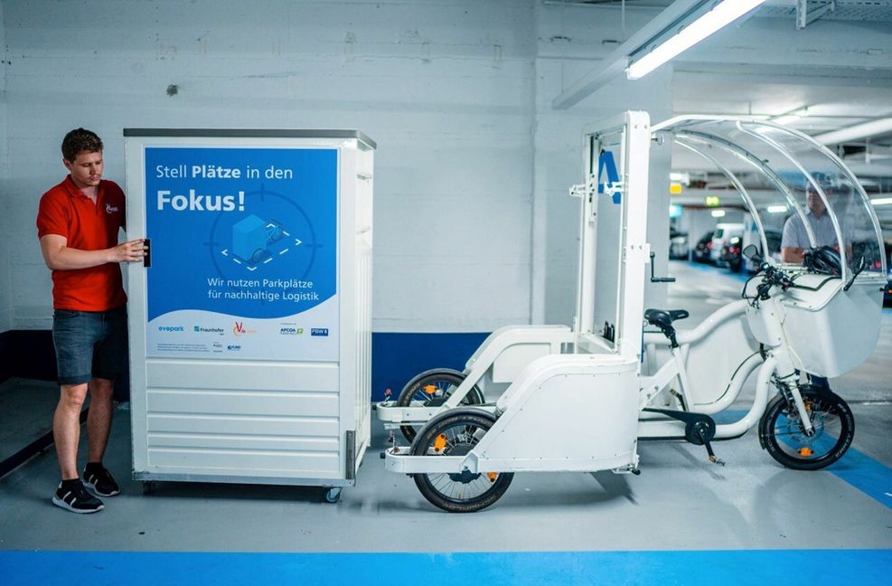 Beim Fraunhofer-Projekt Park-up werden öffentlich zugänglicher Parkräume als Umschlagplatz für Lastenräder genutzt.