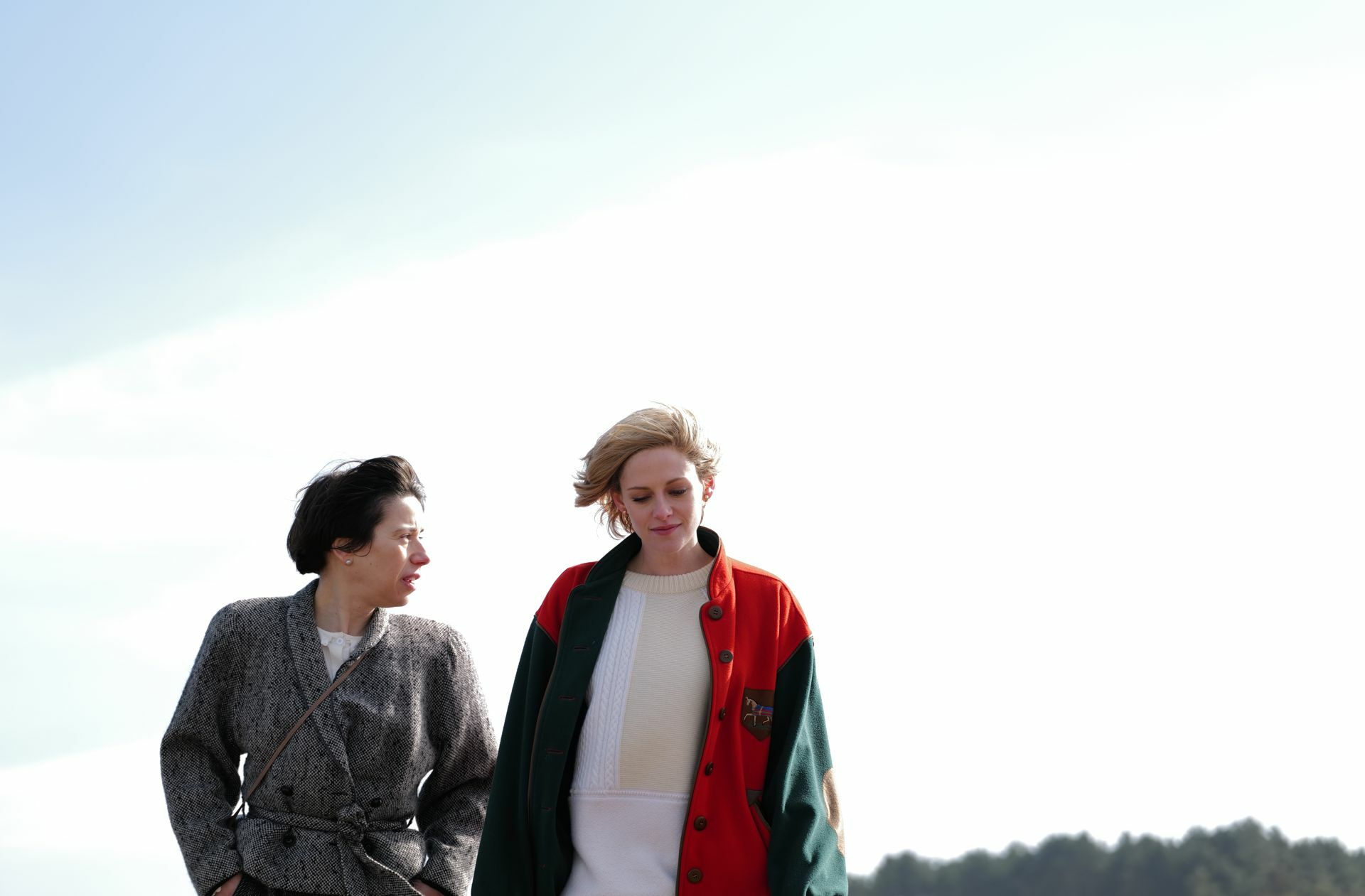 Kristen Stewart (rechts) als Diana, Sally Hawkins als Maggie