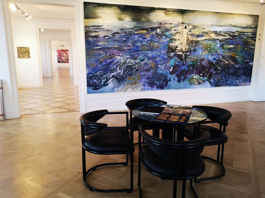 In der Galerie Schlichtenmaier sind derzeit Werke von Miriam Vlaming zu sehen. Bild: Schilpp