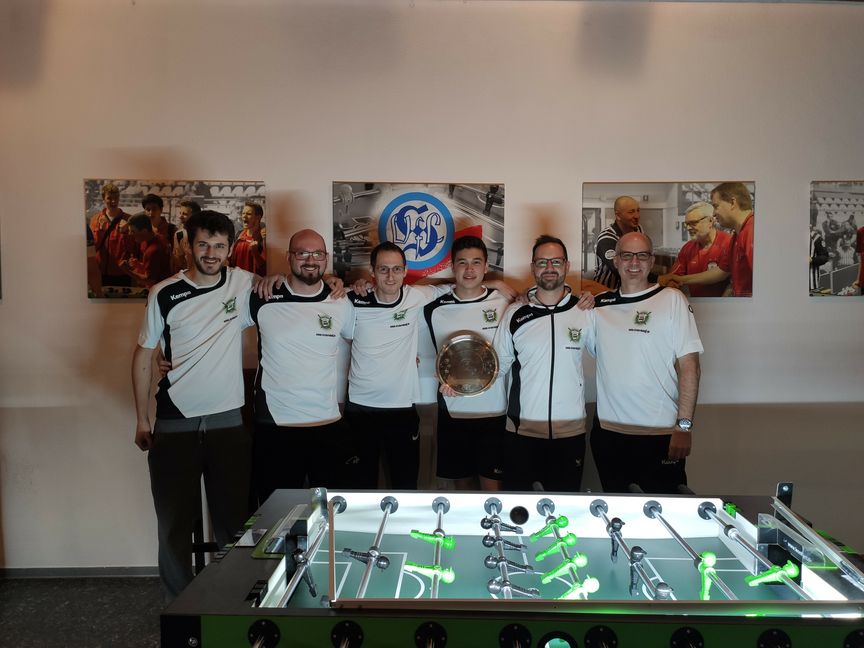 Meister:  Luan Münchberg, Sven Hirt, Patrik Landolt, Raphael Hampel, Thomas Hettich, Reiner Nicola (von links),
es fehlen: Wolfgang Hampel, Hakan Yurttas, Bastian Meister