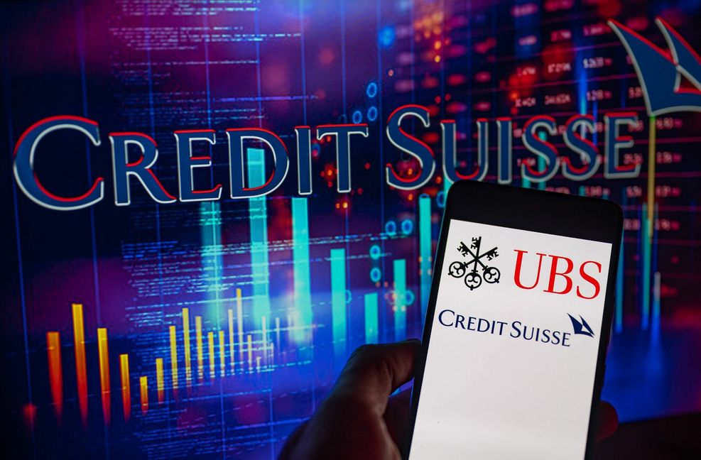 Die Übernahme der Credit Suisse durch die UBS bezeichnet Bankenexperte Hans-Peter Burghof als „staatlich verordnete Zwangsfusion.“