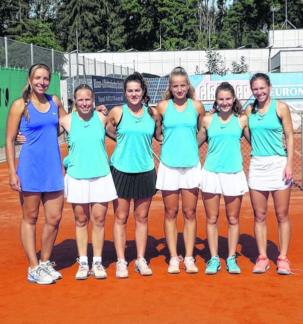 Aufsteigerinnen in die Regionalliga: die Tennis-Damen des VfL Sindelfingen in der Besetzung von Polina Pekhova, Steffi Kolar, Sophie Zehender, Pauline Ernstberger, Meggie Raidt, Paula Götz (von links). Bild: z