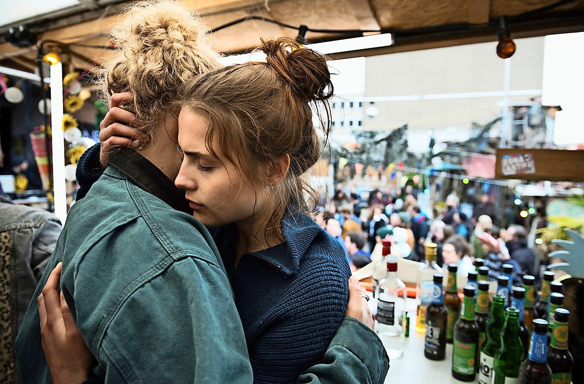 Mala Emde in  „Und morgen die ganze Welt“  . Ob Julia von Heinz Werk die Festival-Jury überzeugt, bleibt abzuwarten.
