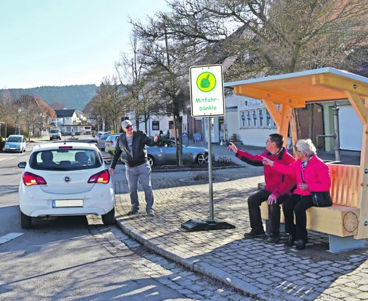 In anderen kleinen Gemeinden stehen bereits Mitfahrbänke. Bild: z