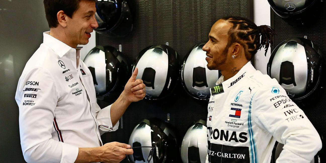 Man kennt sich, man schätzt sich: Mercedes-Teamchef Toto Wolff (li.) und Formel-1-Rekordweltmeister Lewis Hamilton.