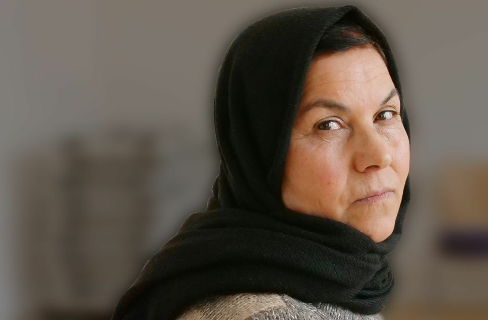 Die Jesidin Zainap Murat überlebte den Genozid. Sie lebt mit ihren Kindern in Freiburg, ihr Mann blieb im Irak zurück.