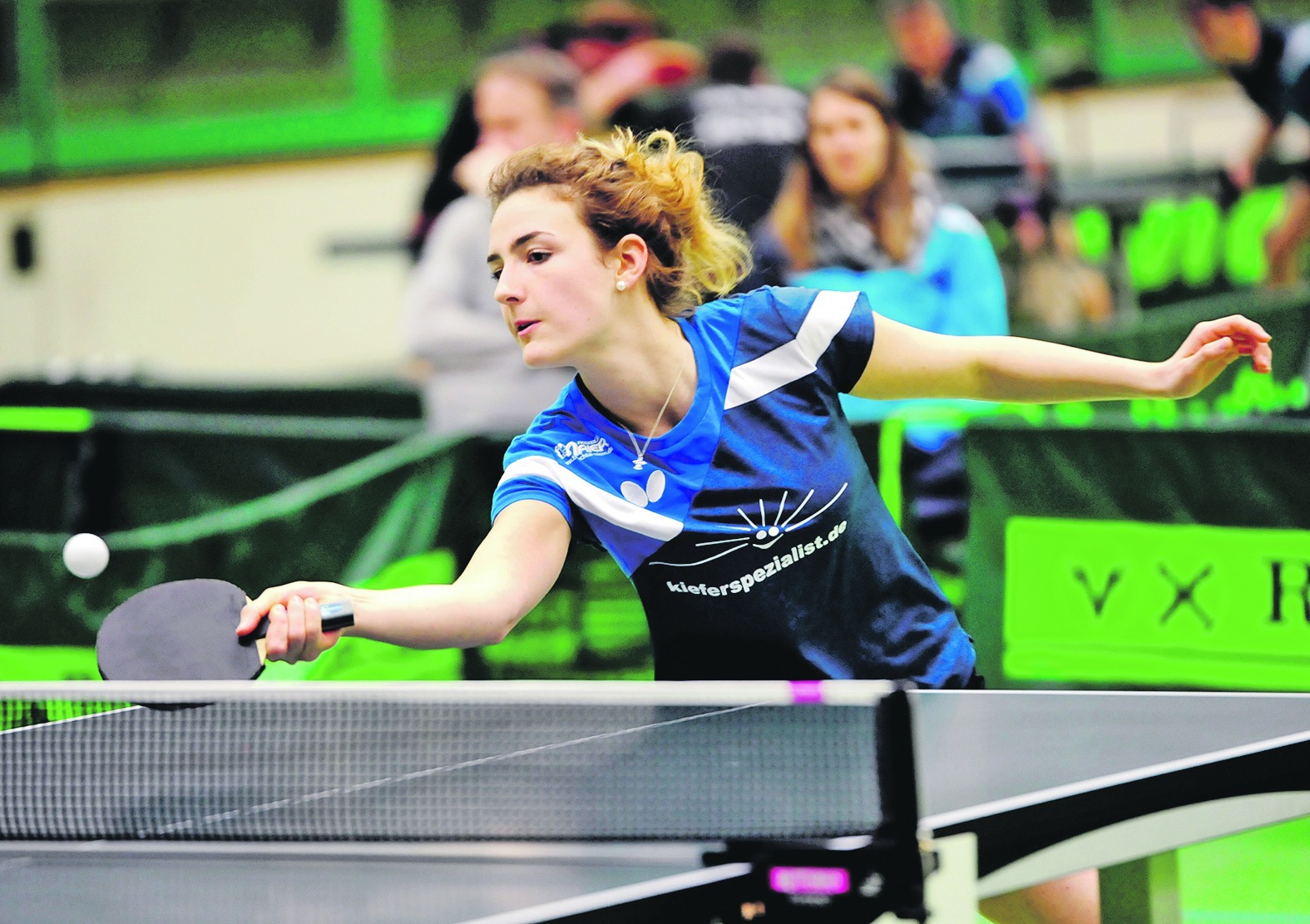 Natalie Bacher gewann ihre neun Einzel und drei Doppel und sorgte dafür, dass der VfL ohne Niederlage in der Regionalliga und Oberliga blieb.  Bild: automotorart