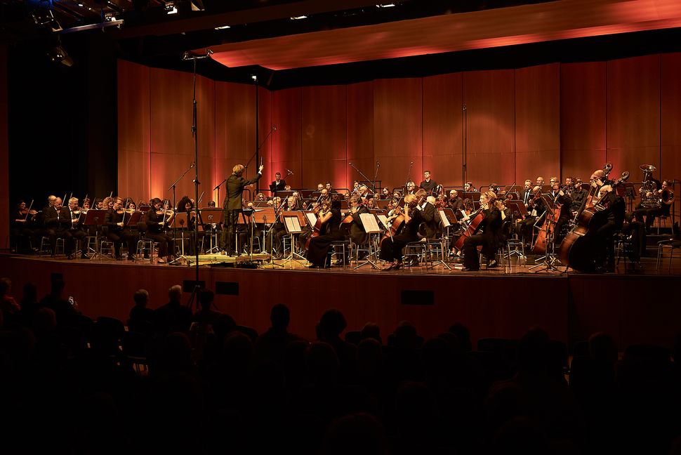 Das war die Abschiedsvorstellung  von Christian Ruetz am Pult des Sinfonieorchesters Sindelfingen.   Bild: Heiden