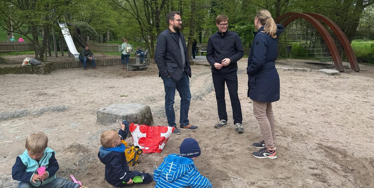 Markus Kleemann auf Spielplatz-Tour in Sindelfingen.