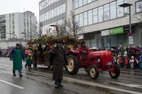 Närrisches Treiben beim Umzug als Abschluss des Leonberger Pferdemarkts.