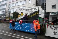 Närrisches Treiben beim Umzug als Abschluss des Leonberger Pferdemarkts.