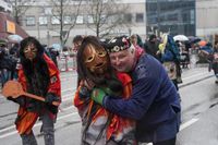 Närrisches Treiben beim Umzug als Abschluss des Leonberger Pferdemarkts.