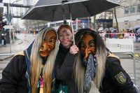 Närrisches Treiben beim Umzug als Abschluss des Leonberger Pferdemarkts.
