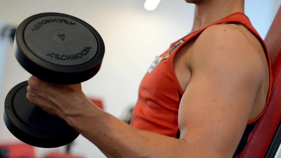 Laut Männlichkeitsforscher Boris von Heesen ist eine der besonders hartnäckigen Erzählungen zum Thema Männlichkeit, dass Männer körperlich unzerstörbar sein müssen. (Symbolbild)