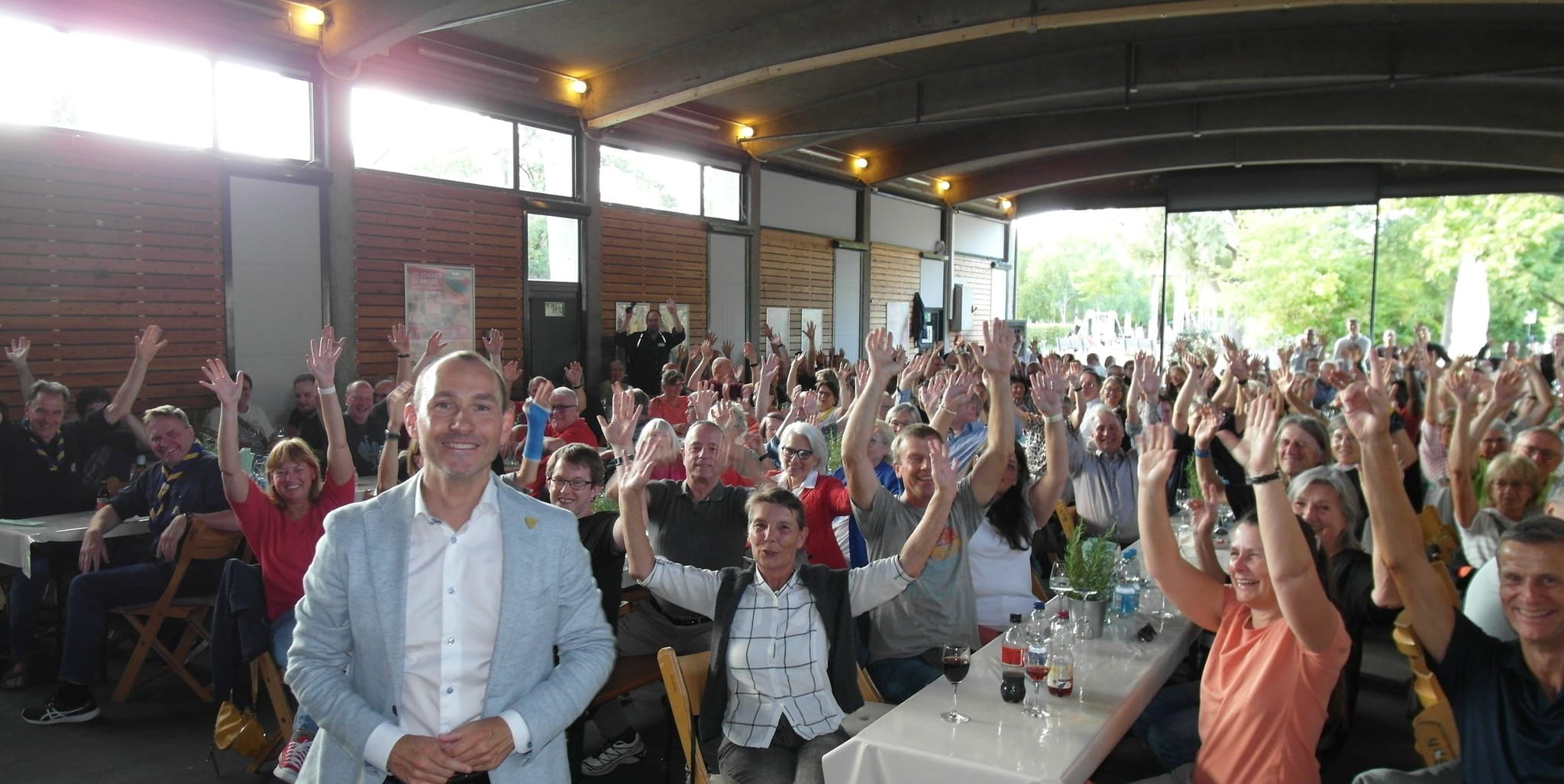 Böblingens Oberbürgermeister Dr. Stefan Belz hat beim traditionellen Treffen der Vereinsvorstände in der Alten TÜV-Halle die Böblinger Vereine als "Kitt der Stadtgesellschaft" bezeichnet.