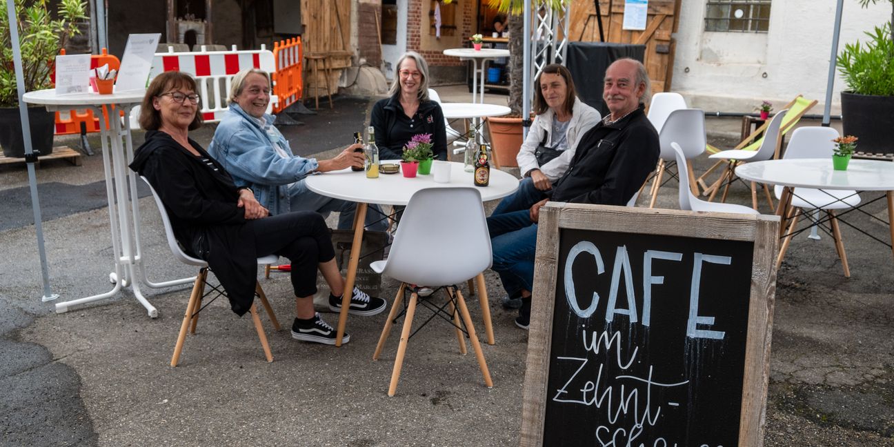Nach dem gelungenen Auftakt im vergangenen Jahr bieten auch diesen Sommer Vereine und Organisationen gemeinsam mit der Gemeinde Ehningen das Café im Zehntscheuerhof hinter der Bücherei an.   Bild: Nüßle