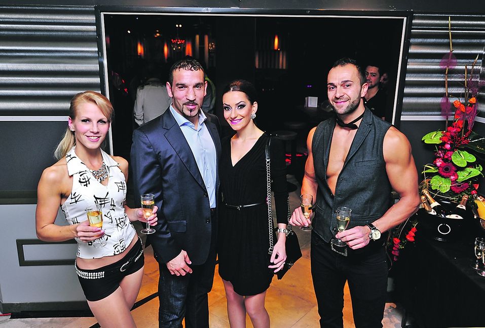 Der ehemalige WBA-Box-Weltmeister Firat Arslan und seine Ehefrau Dilek gehörten bei der Eröffnung des Pio im Oktober 2015 zu den ersten Gästen. Bild: Automotorart/A
