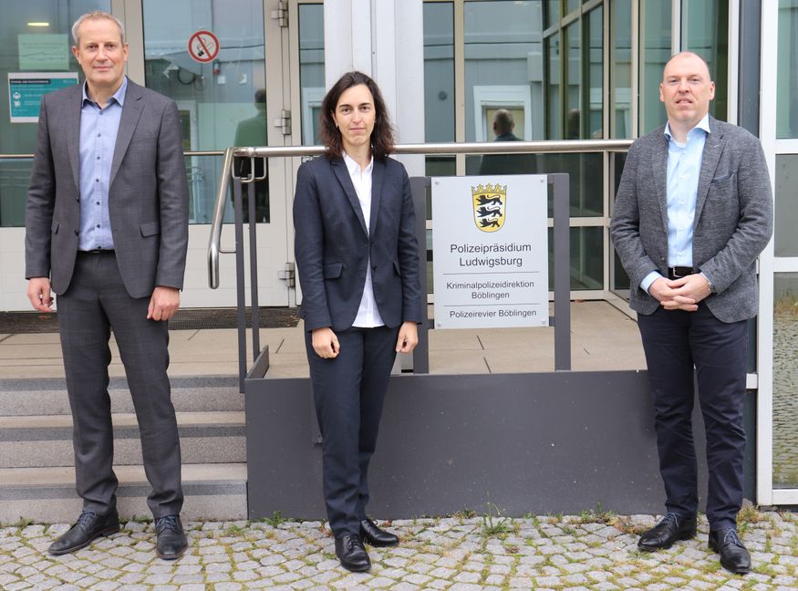 Begrüßung in Böblingen: Kriminaldirektor Markus Kubo, Polizeidirektorin Silke Kübler und Polizeivizepräsident Frank Spitzmüller (von links). Bild: z