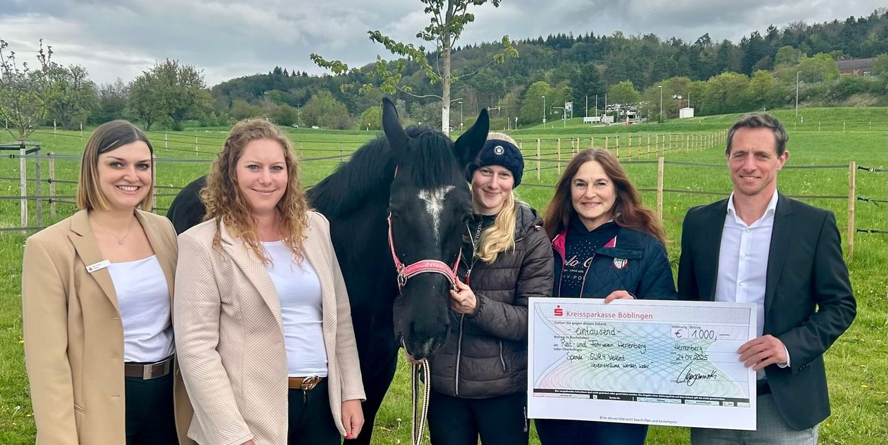 Auf dem Foto: Alexandra Stäbler, Corinna Gfrörer, Kai  Müssigmann,  Svenja Esslinger Petra Schulz.