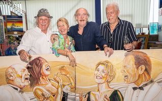 Gemeinsam in einer Ausstellung: Die vier Künstler in der Kunsthalle Aidlingen. Von links: Hans Zelesner, Angelika Schlarle, Otto Gann-Junior und Georg Müller.