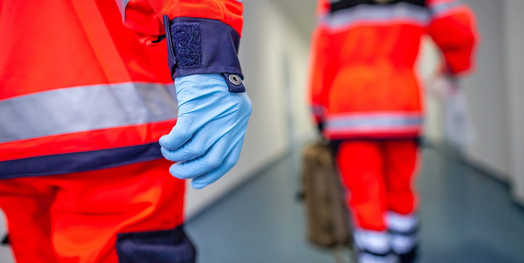 Der Motorradfahrer wurde ins Krankenhaus gebracht.