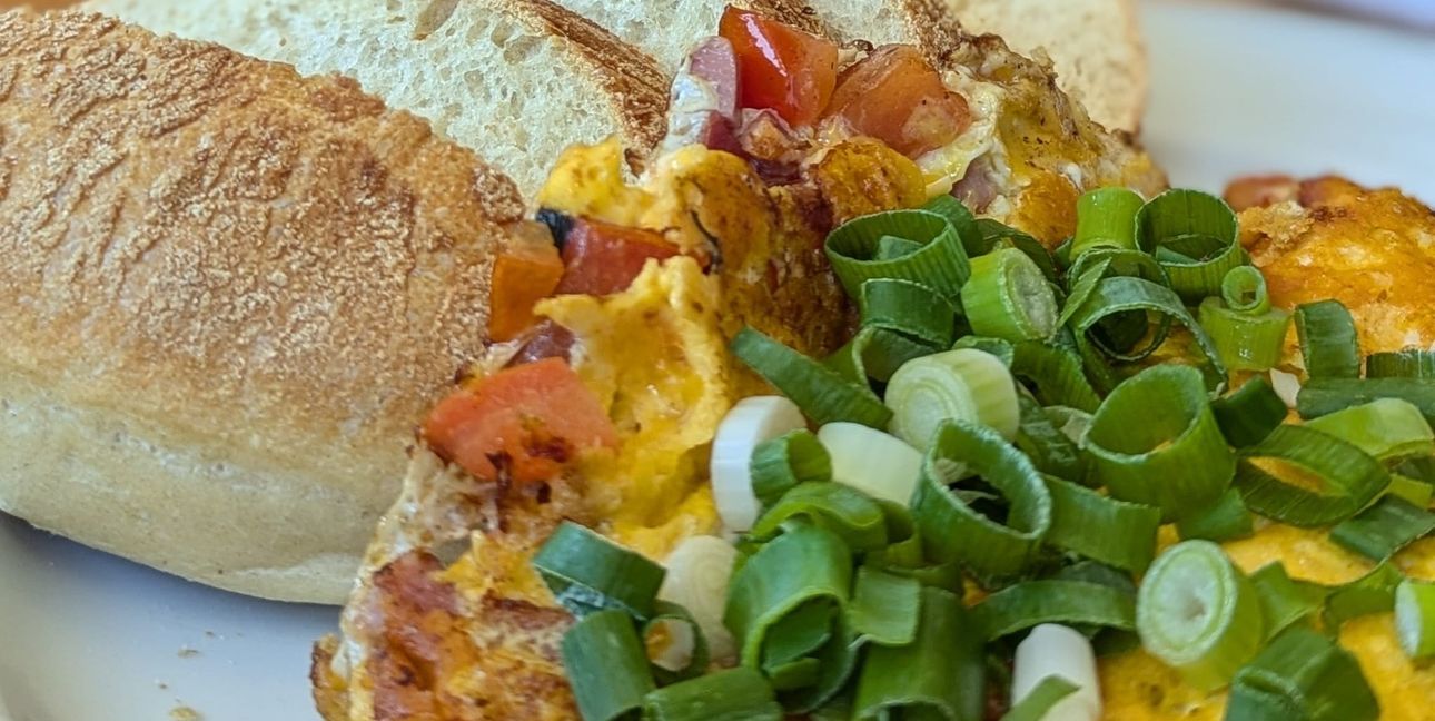 Das frische Rührei gehört genauso zum Frühstück, wie Getränke aller Art.