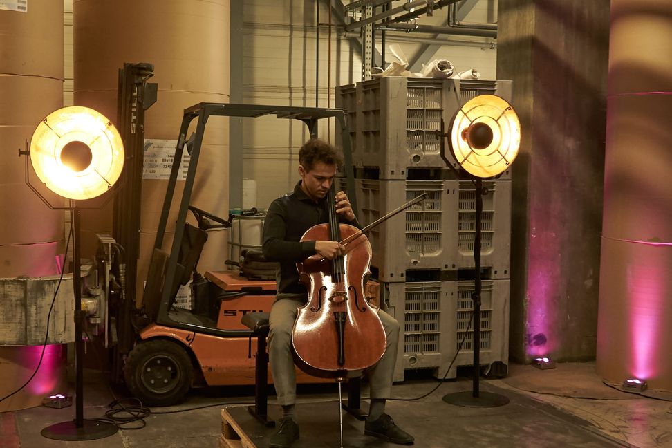Cellist Ivan Turkalj mit Solokonzert im Z-Druck der SZ/BZ.
