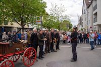 Die Hauptübung der Sindelfinger Feuerwehr bestand aus mehreren Teilen: Erst zeigten sie mit historischen Löscheinheiten, wie früher das Feuer bekämpft wurde - anschließend retteten sie aus dem Maichinger Bürgerhaus Personen über tragbare Leitern und Drehleiter.