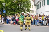 Die Hauptübung der Sindelfinger Feuerwehr bestand aus mehreren Teilen: Erst zeigten sie mit historischen Löscheinheiten, wie früher das Feuer bekämpft wurde - anschließend retteten sie aus dem Maichinger Bürgerhaus Personen über tragbare Leitern und Drehleiter.