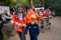 Die Hauptübung der Sindelfinger Feuerwehr bestand aus mehreren Teilen: Erst zeigten sie mit historischen Löscheinheiten, wie früher das Feuer bekämpft wurde - anschließend retteten sie aus dem Maichinger Bürgerhaus Personen über tragbare Leitern und Drehleiter.